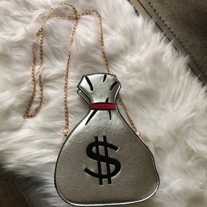 🌟NEW!🌟 Silver Money bag crossbody purse
